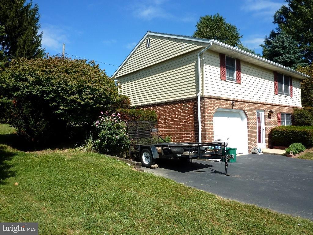 717 Kenton Road Lancaster, PA 17601 - Photo 2 of 24 Gallery Image 2