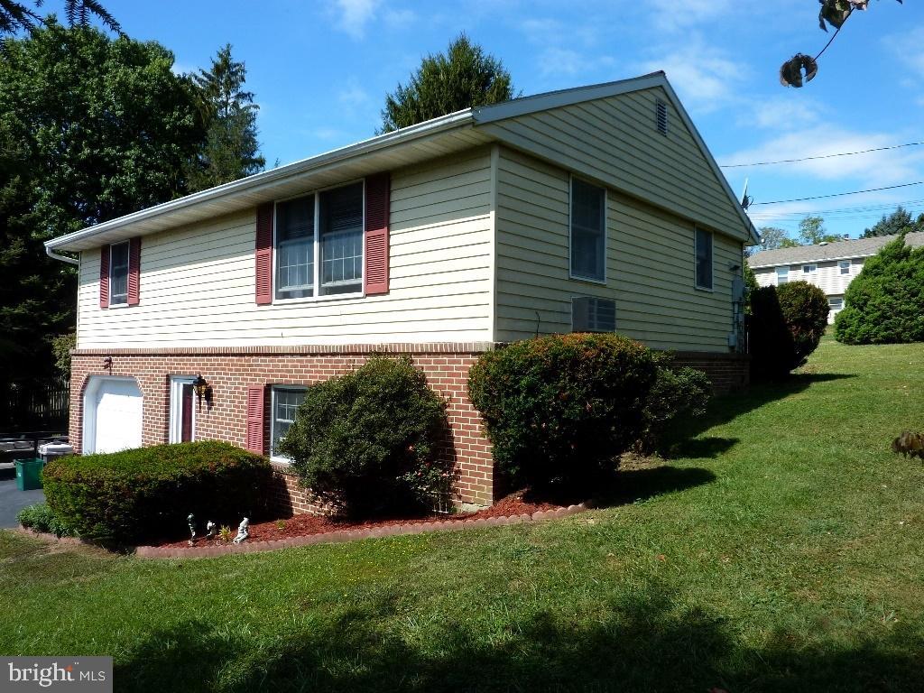 717 Kenton Road Lancaster, PA 17601 - Photo 3 of 24 Gallery Image 3