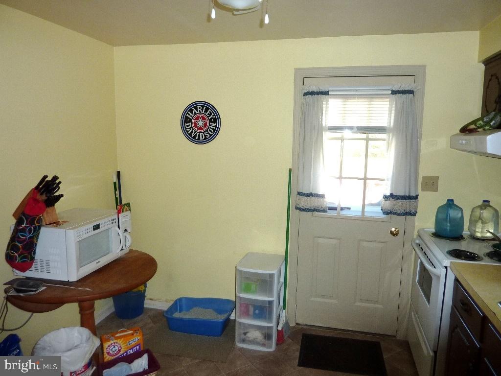 717 Kenton Road Lancaster, PA 17601 - Photo 8 of 24 Gallery Image 8
