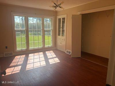 60113 Old Highway, Unit 25 SOUTH Amory, MS 38821 - Photo 8 of 29 Living room