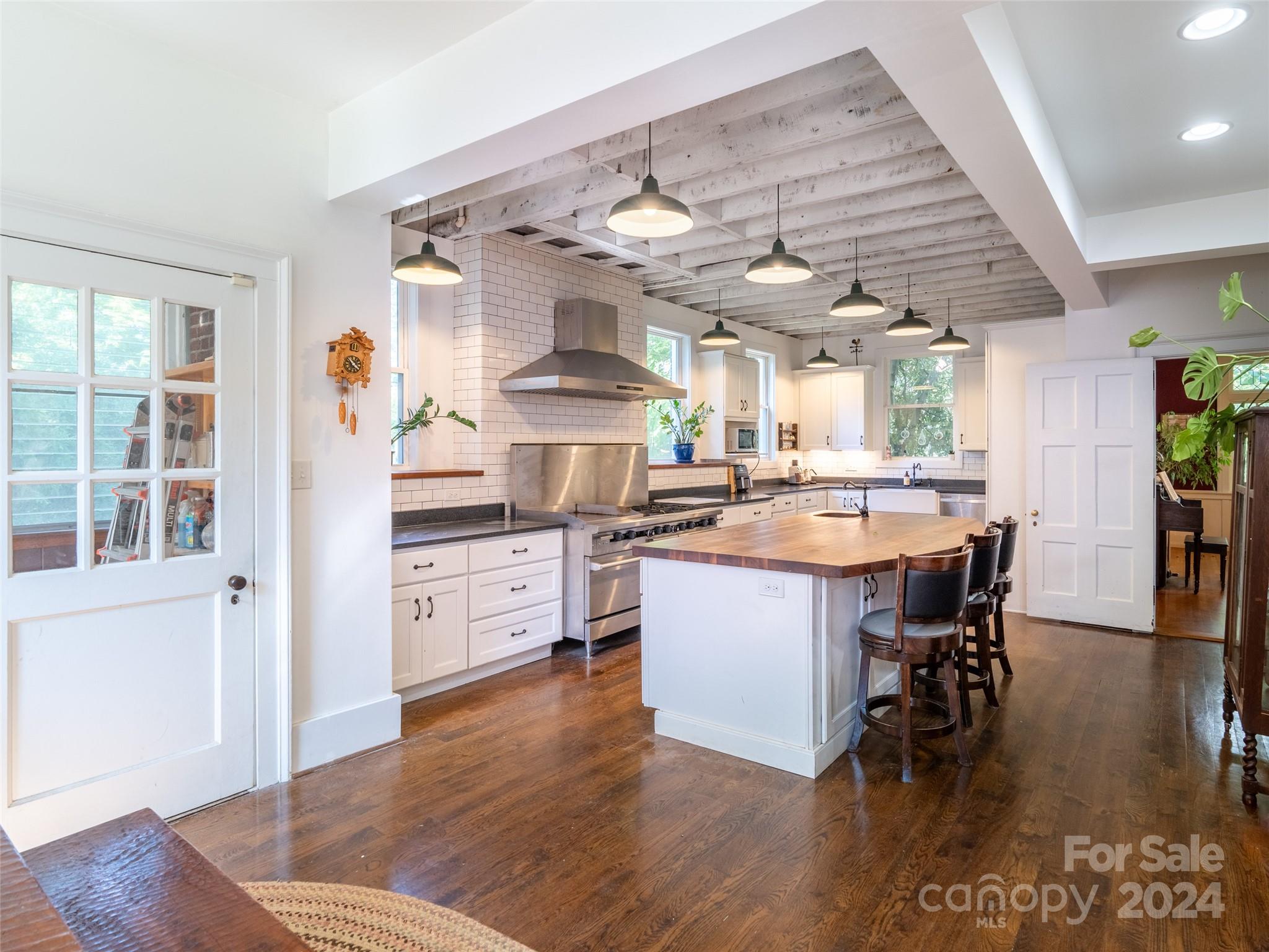 85 Saint Dunstans Road Asheville, NC 28803 - Photo 10 of 48 Gallery Image 10