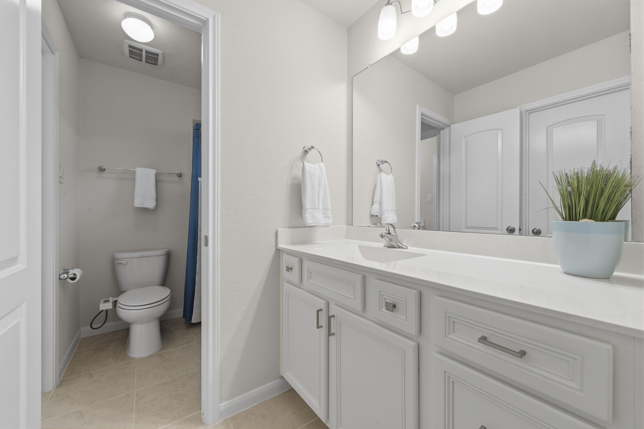 16731 Doubletree Ranch Drive Cypress, TX 77433 - Photo 26 of 44 Jack & Jill bathrooms between the two upstairs bedrooms with a shower/tub combo, and as the rest of the house, toilets with bidets.