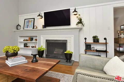 $1,599,000 | 13006 West Magnolia Boulevard, Sherman Oaks, CA 91423