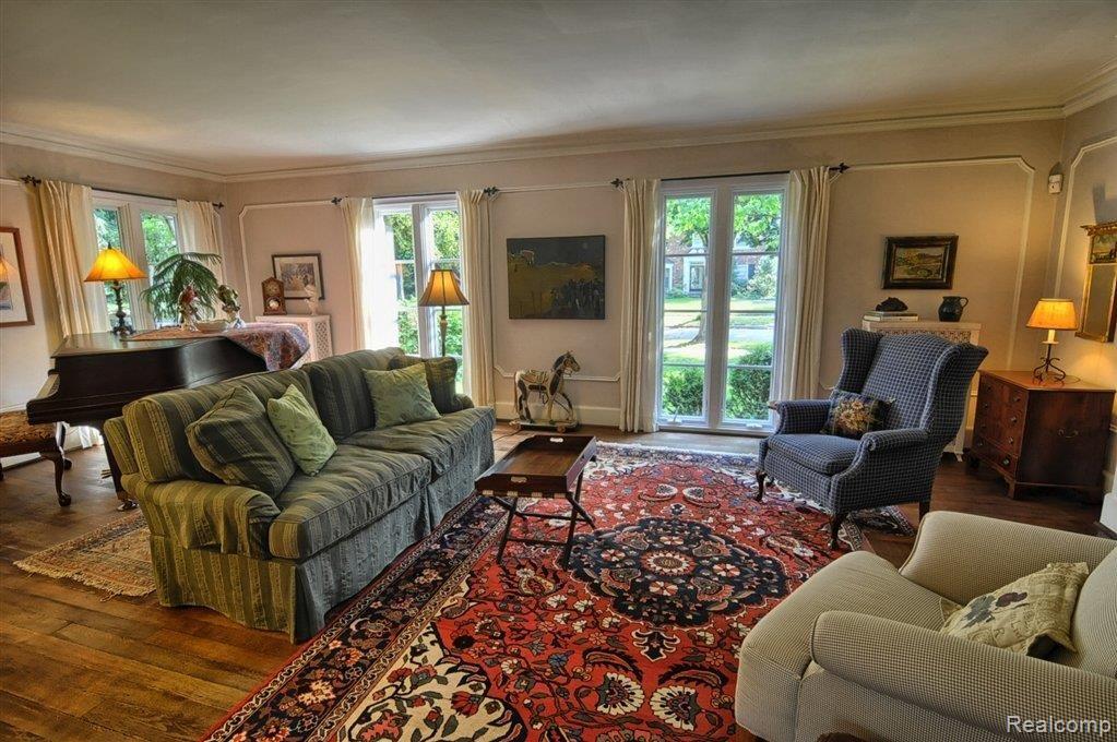 541 Lincoln Road Grosse Pointe, MI 48230 - Photo 4 of 30 Great Room 2nd View.jpg
