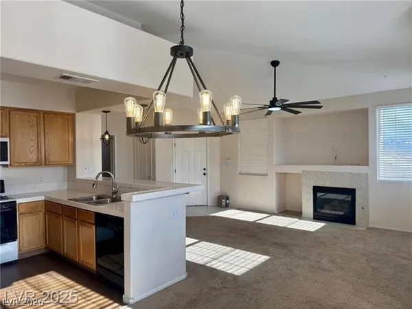 $1,925 | 9901 Trailwood Drive, Unit 2004, Las Vegas, NV 89134