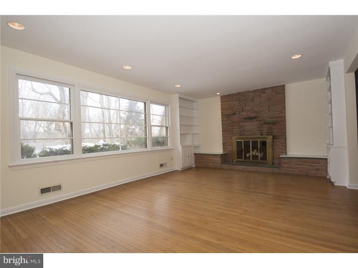 119 Beechwood Road Newtown Square, PA 19073 - Photo 4 of 24 Living Room