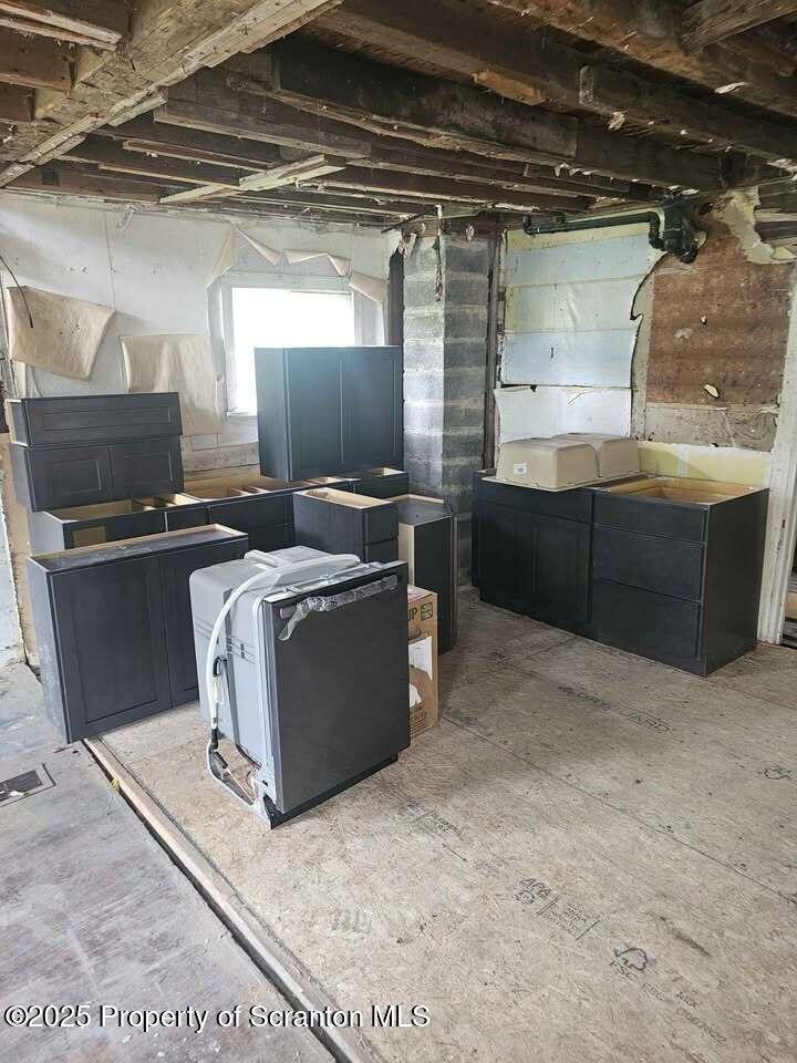 68 Oxbow Road Union Dale, PA 18470 - Photo 6 of 20 a room with cabinets