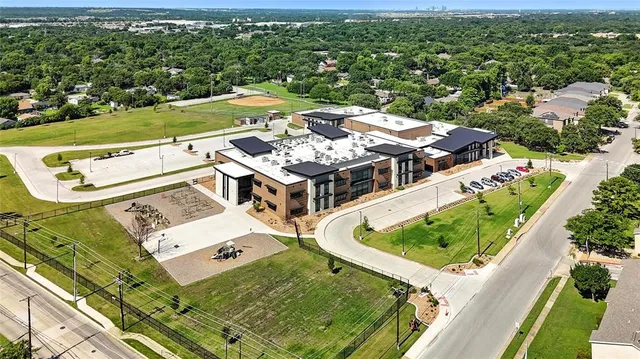 $1,450 | 640 Bellaire Drive, Unit B, Hurst, TX 76053