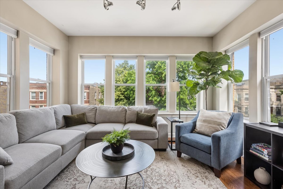 2114 North Spaulding Avenue, Unit 2 Chicago, IL 60647 - Photo 2 of 20