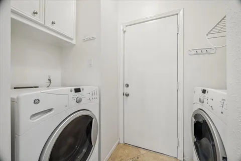 $298,000 | 2220 Bering Drive, Unit 26, Houston, TX 77057