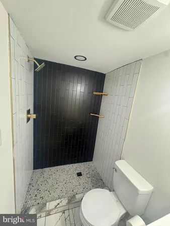 $2,300 | 326 Stemmers Run Road, Baltimore, MD 21221