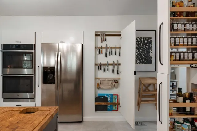 $990,000 | 1515 North Lakeshore Drive, Mount Pleasant, SC 29466