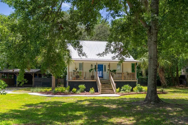 $990,000 | 1515 North Lakeshore Drive, Mount Pleasant, SC 29466