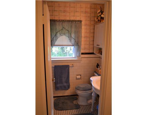 1535 Baldwick Road Pittsburgh, PA 15205 - Photo 11 of 13 Full Bath.