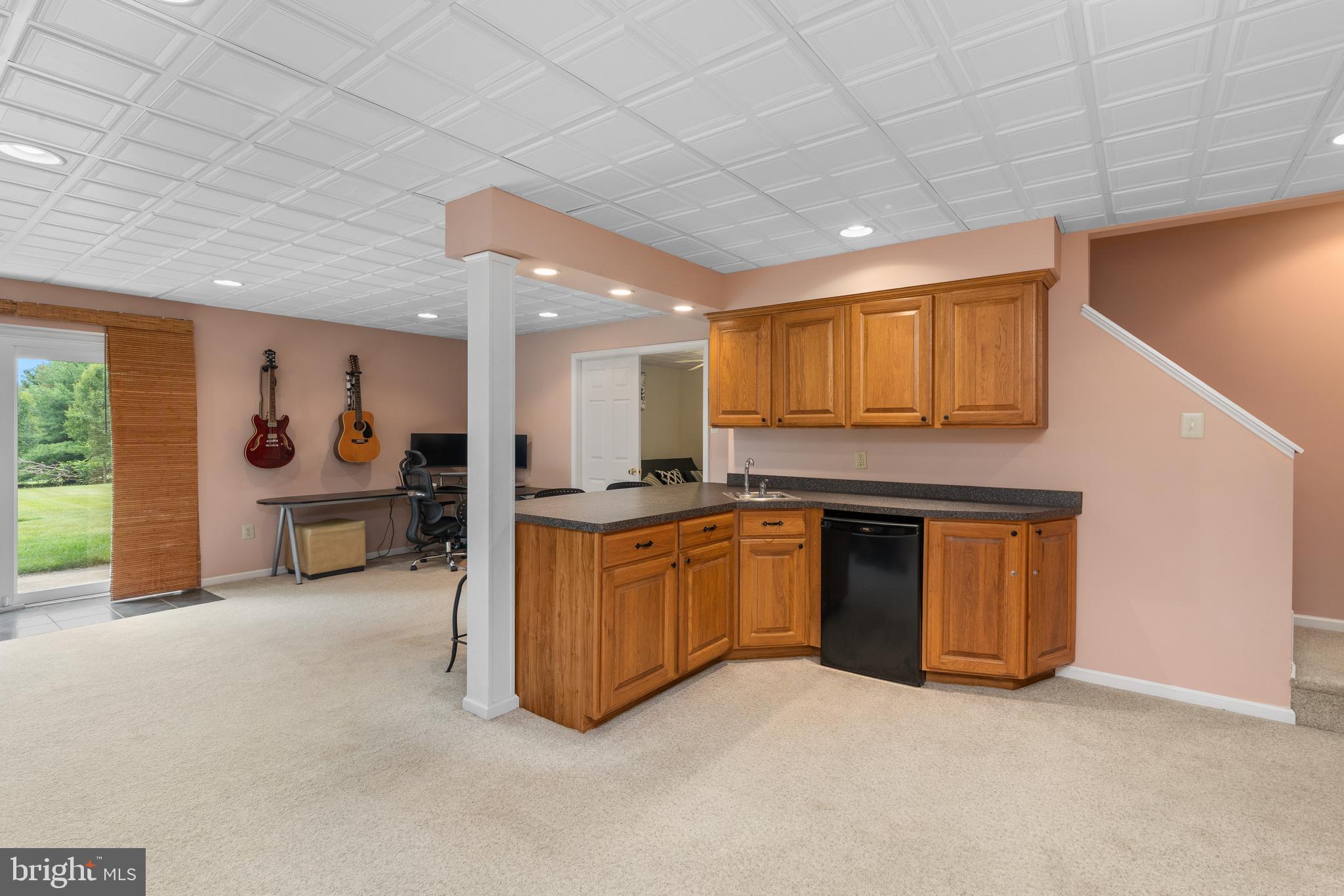 624 Westbourne Road Harleysville, PA 19438 - Photo 27 of 48 Wet Bar