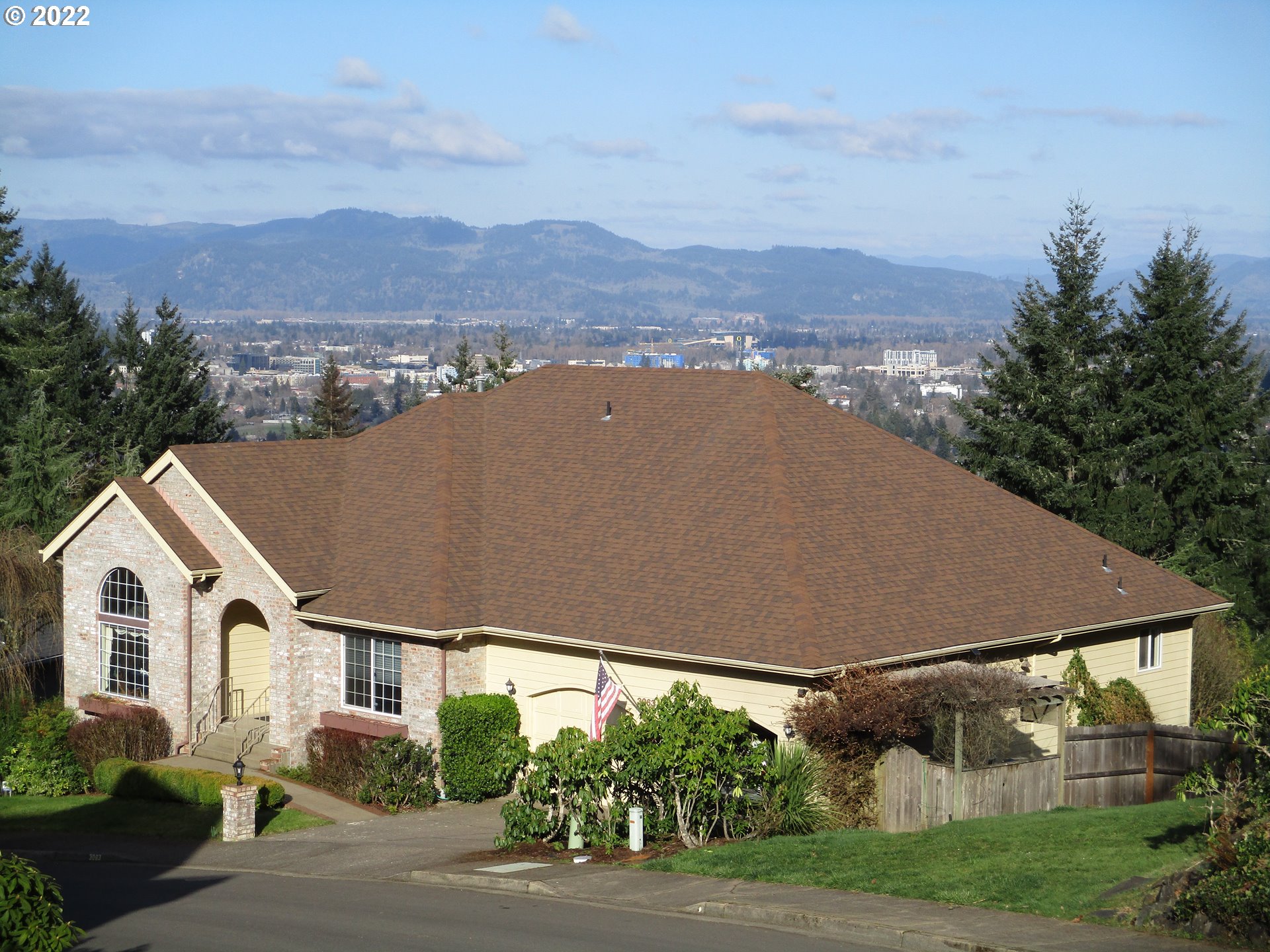 3063 Solomon Loop Eugene, OR 97405 - Photo 1 of 32 Gallery Image 1