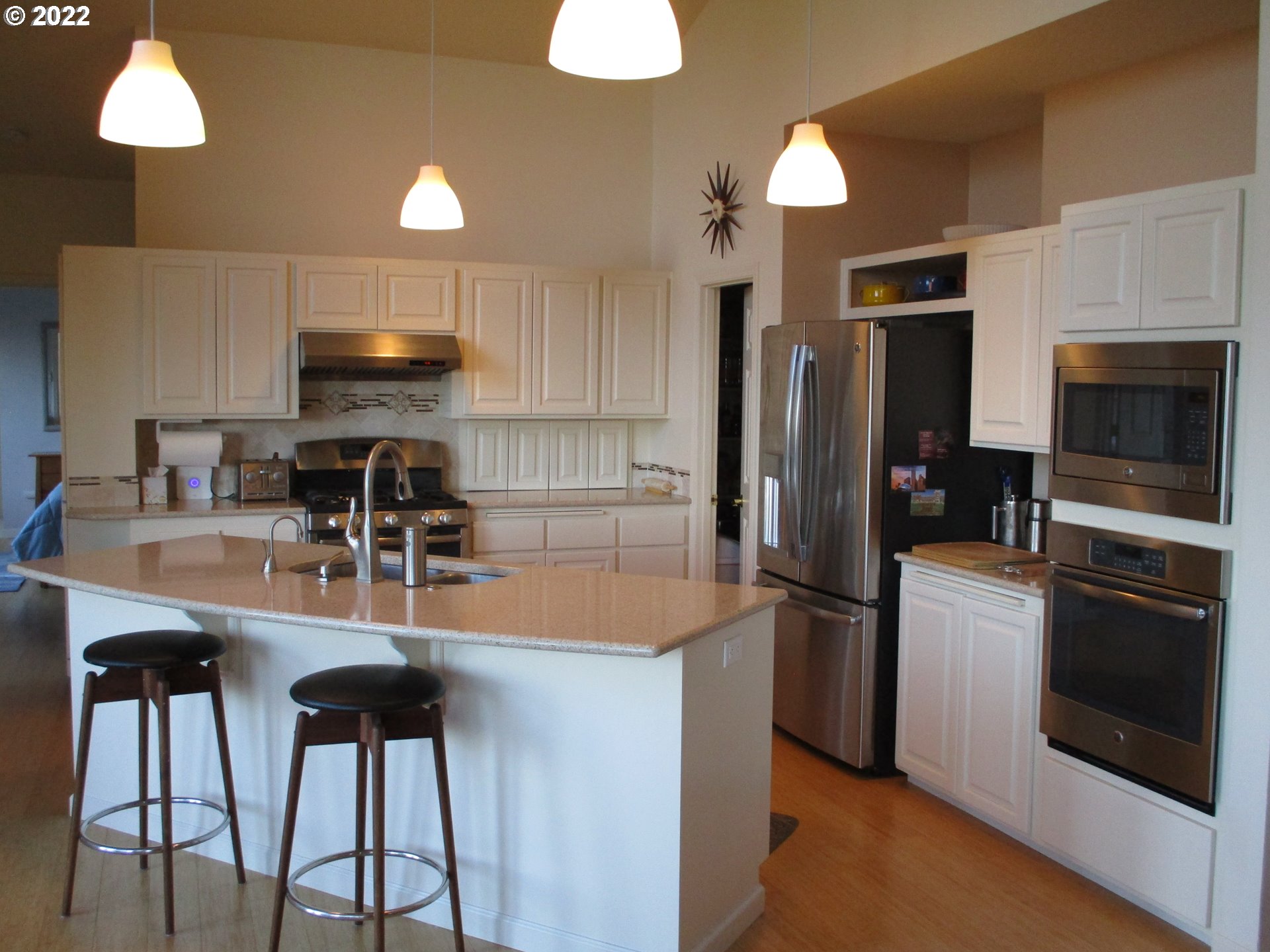 3063 Solomon Loop Eugene, OR 97405 - Photo 9 of 32 Gallery Image 9