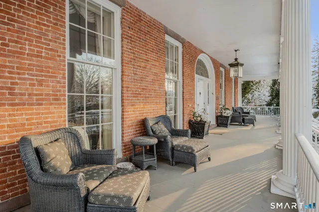 $4,500 | 9 Lyme Street, Unit 2, Old Lyme, CT 06371