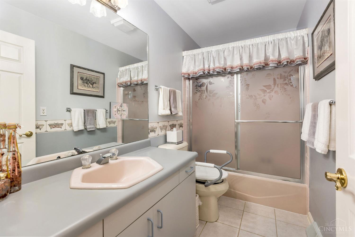 4885 Beechwood Road Cincinnati, OH 45244 - Photo 40 of 51
