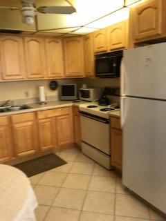 3011 Yarmouth C Boca Raton, FL 33434 - Photo 3 of 29 IMG_6203