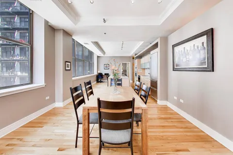 $450,000 | 212 West Washington Street, Unit 1505, Chicago, IL 60606