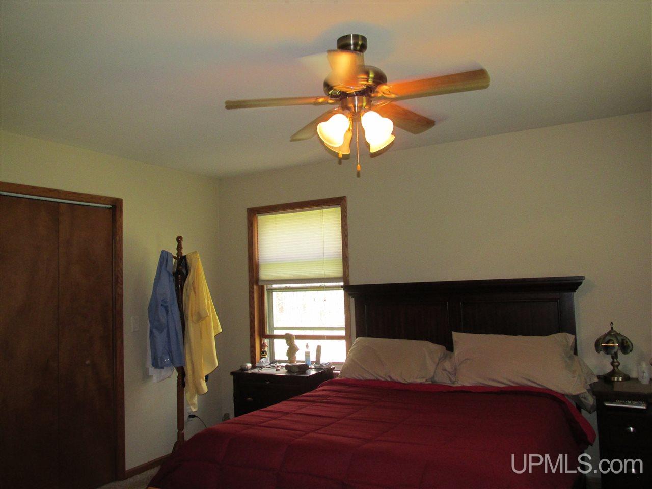 6388 L L.5 Road Gladstone, MI 49837 - Photo 16 of 49