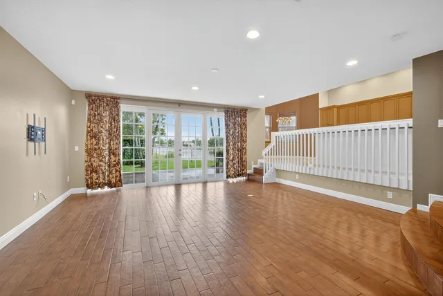 a view of livingroom with hardwood floor