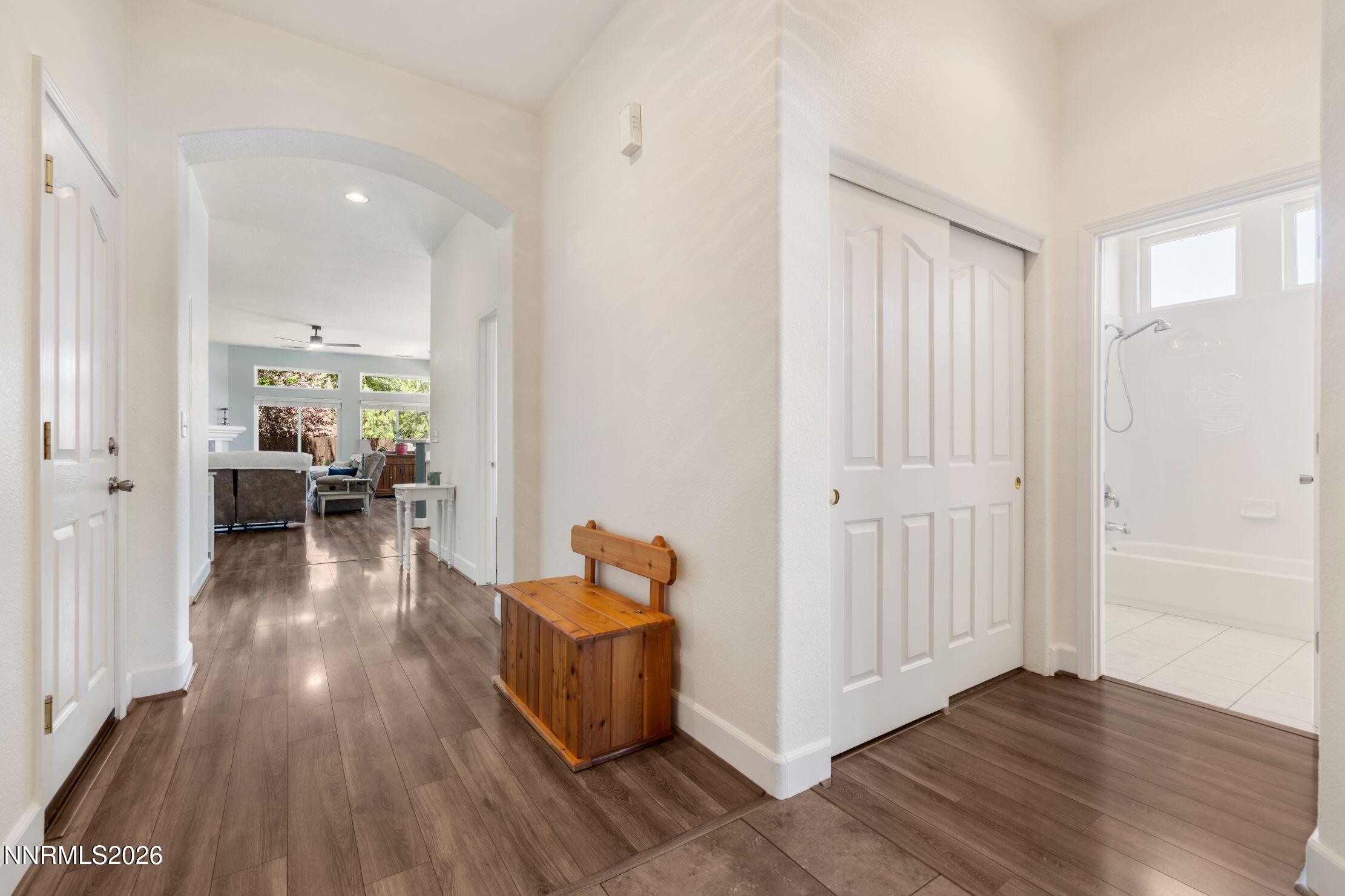 1064 Ridgefield Drive Carson City, NV 89706 - Photo 3 of 27 Foyer