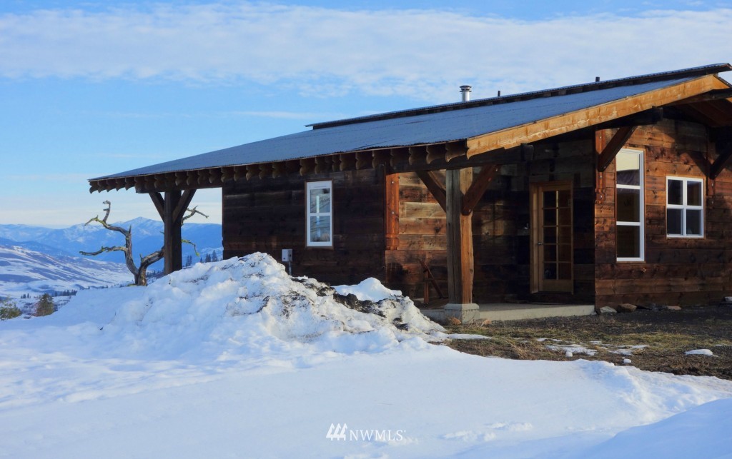62 Nighthawk Ridge Road Winthrop, WA 98862 - Photo 1 of 24 Gallery Image 1
