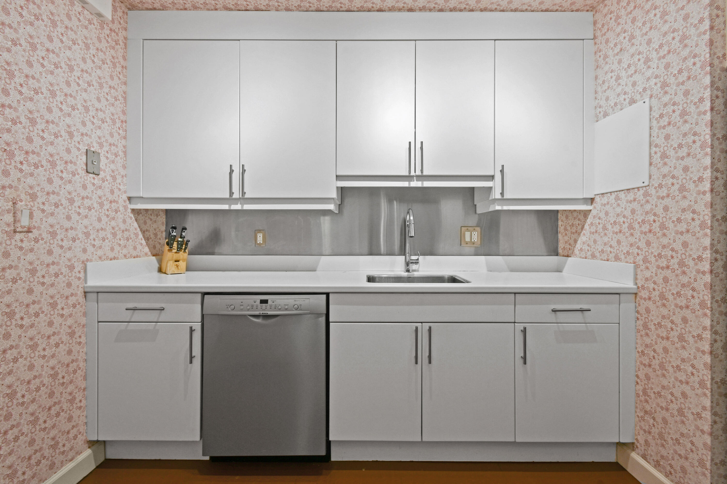 170 North Ocean Boulevard, Unit 206 Palm Beach, FL 33480 - Photo 11 of 44 170NOceanBlvd#206(17)