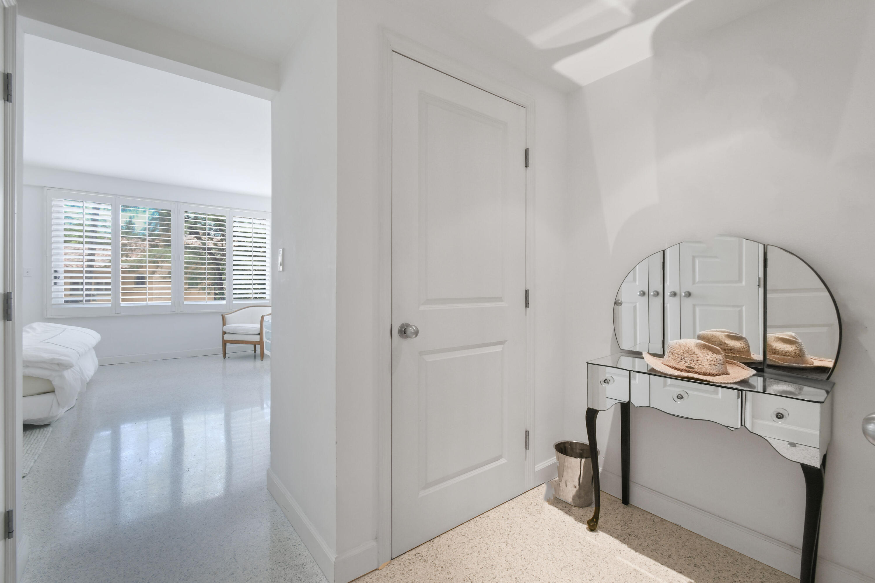 170 North Ocean Boulevard, Unit 206 Palm Beach, FL 33480 - Photo 19 of 44 170NOceanBlvd#206(26)