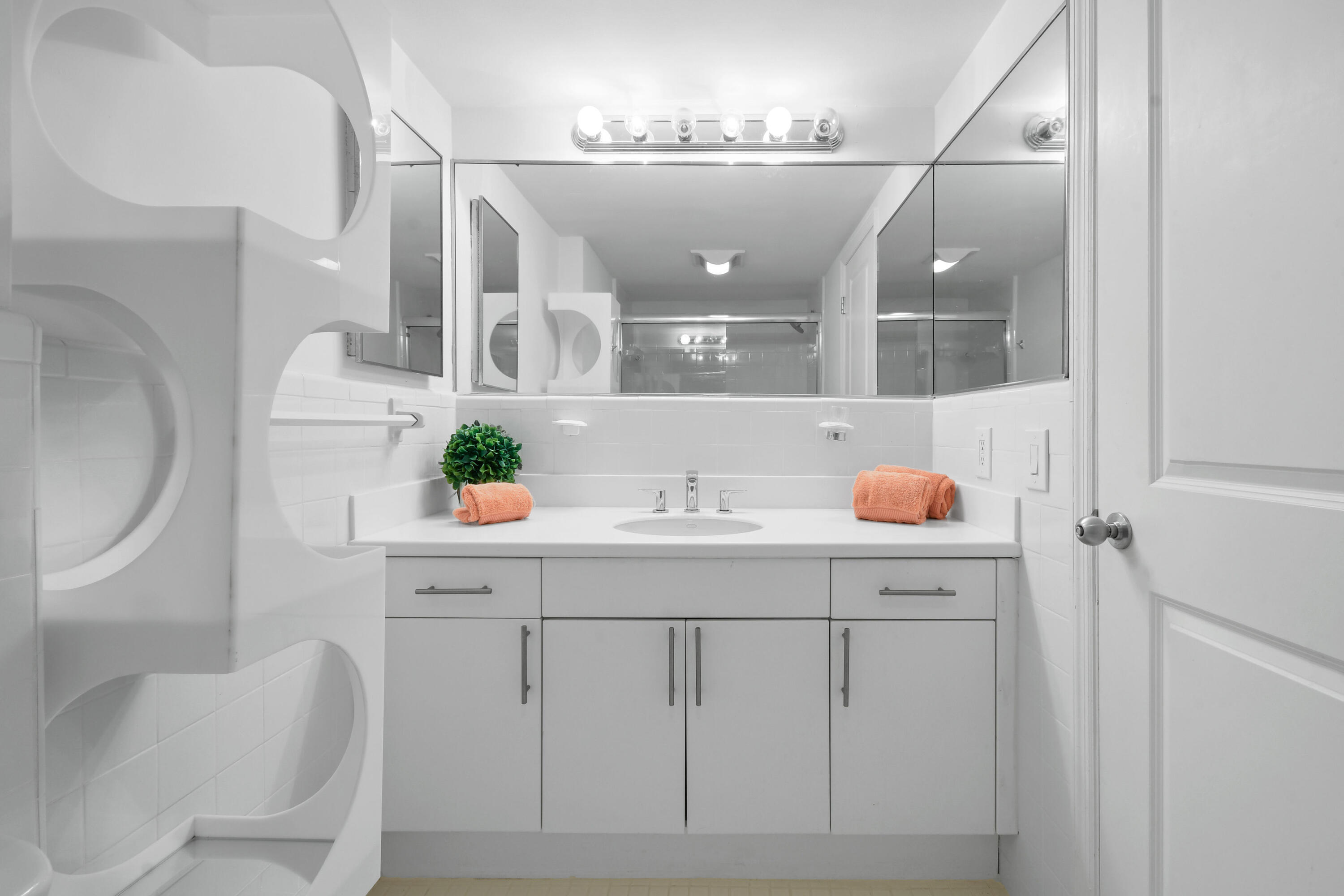 170 North Ocean Boulevard, Unit 206 Palm Beach, FL 33480 - Photo 21 of 44 170NOceanBlvd#206(28)