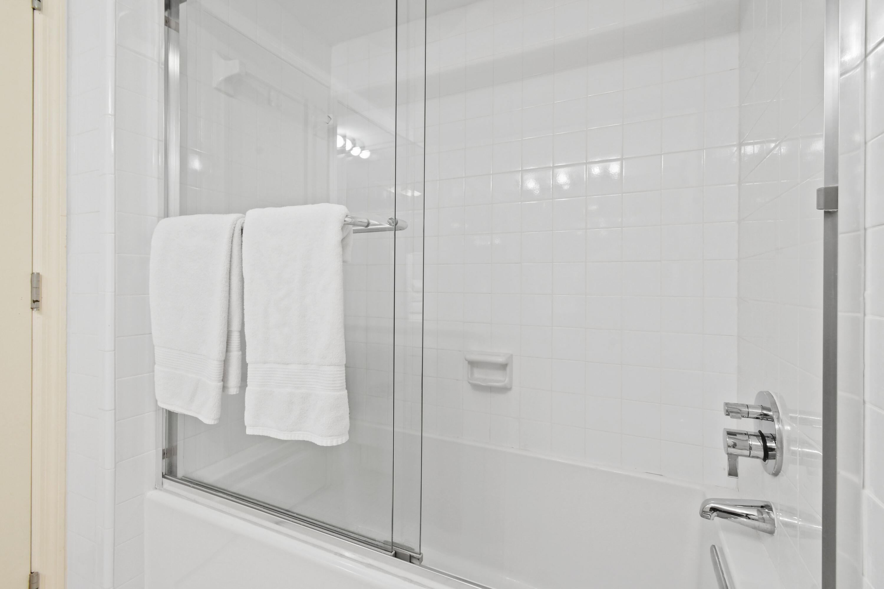 170 North Ocean Boulevard, Unit 206 Palm Beach, FL 33480 - Photo 28 of 44 170NOceanBlvd#206(36)