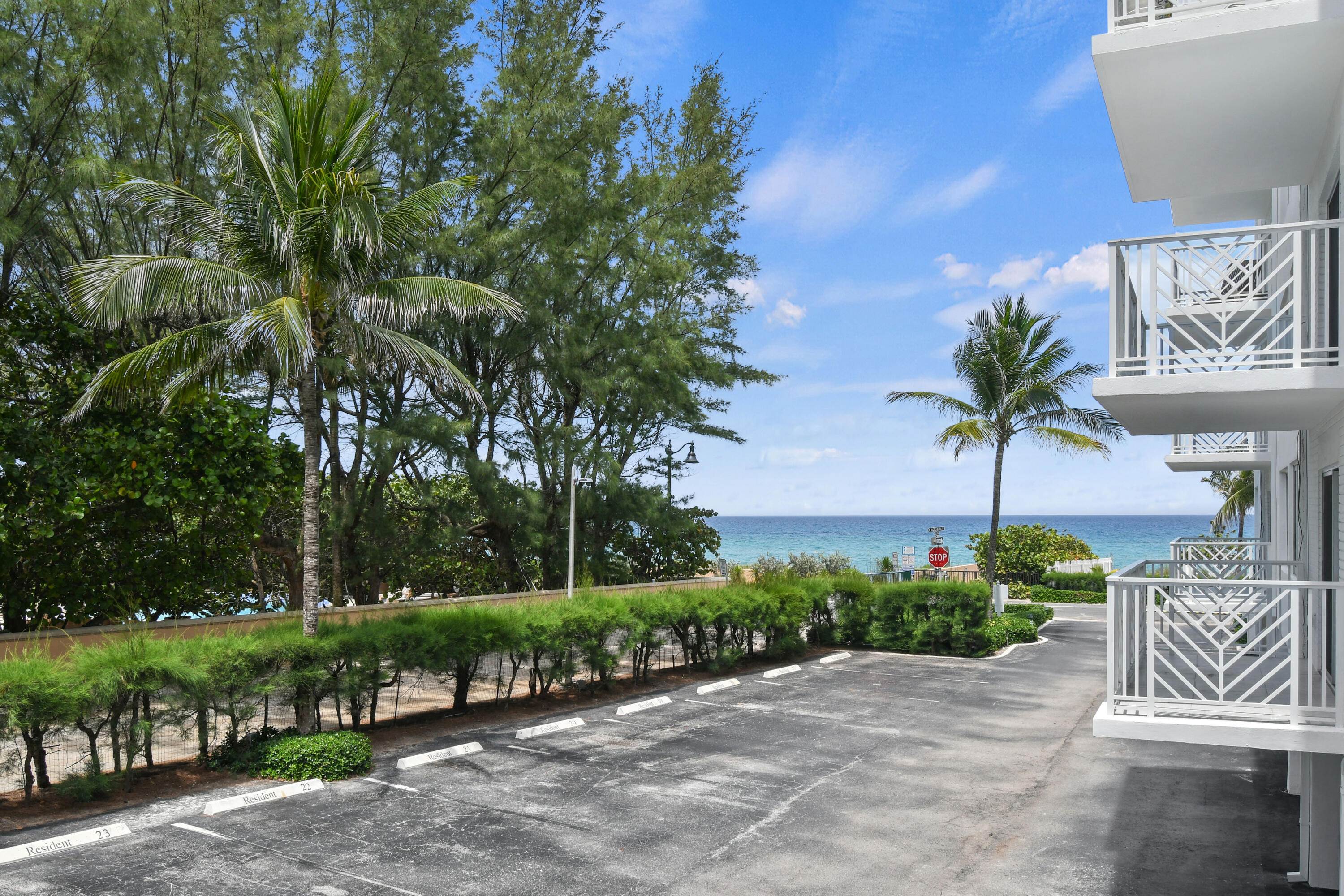 170 North Ocean Boulevard, Unit 206 Palm Beach, FL 33480 - Photo 33 of 44 170NOceanBlvd#206(40)