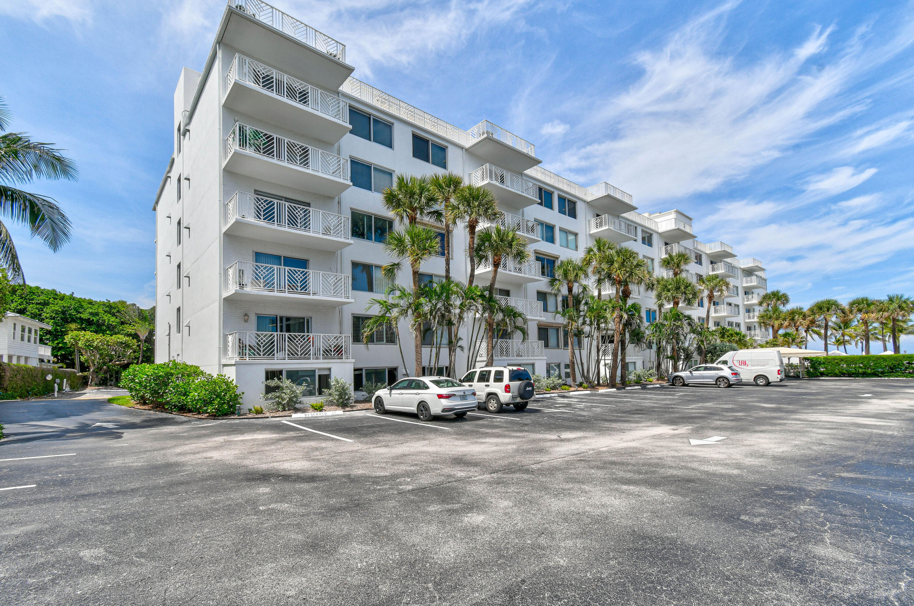 170 North Ocean Boulevard, Unit 206 Palm Beach, FL 33480 - Photo 40 of 44 170NOceanBlvd#206(4)