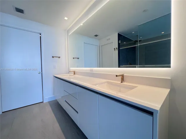 $25,000 | 700 Northeast 24th Street, Unit 5107, Miami, FL 33137