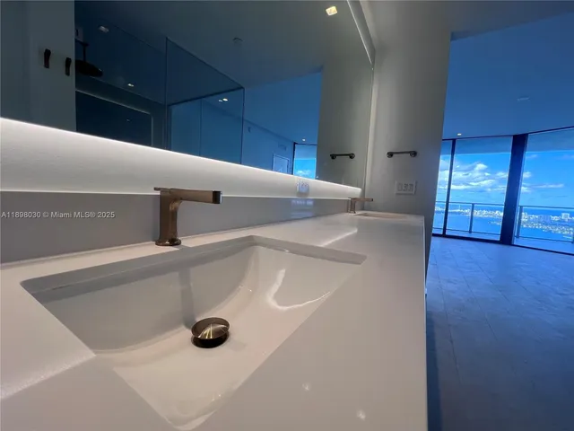 $25,000 | 700 Northeast 24th Street, Unit 5107, Miami, FL 33137