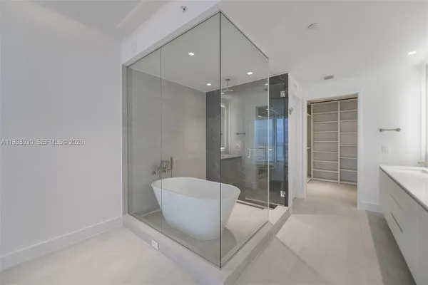 $17,000 | 700 Northeast 24th Street, Unit 5107, Miami, FL 33137