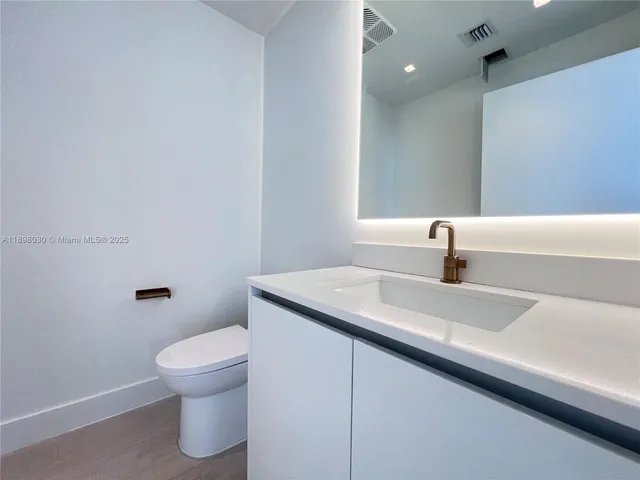 $25,000 | 700 Northeast 24th Street, Unit 5107, Miami, FL 33137