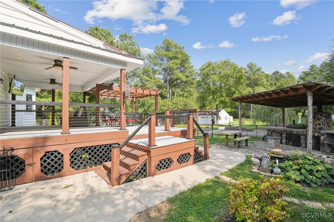 7101 Conifer Road Richmond, VA 23237 - Photo 6 of 50 a view of a backyard with sitting area
