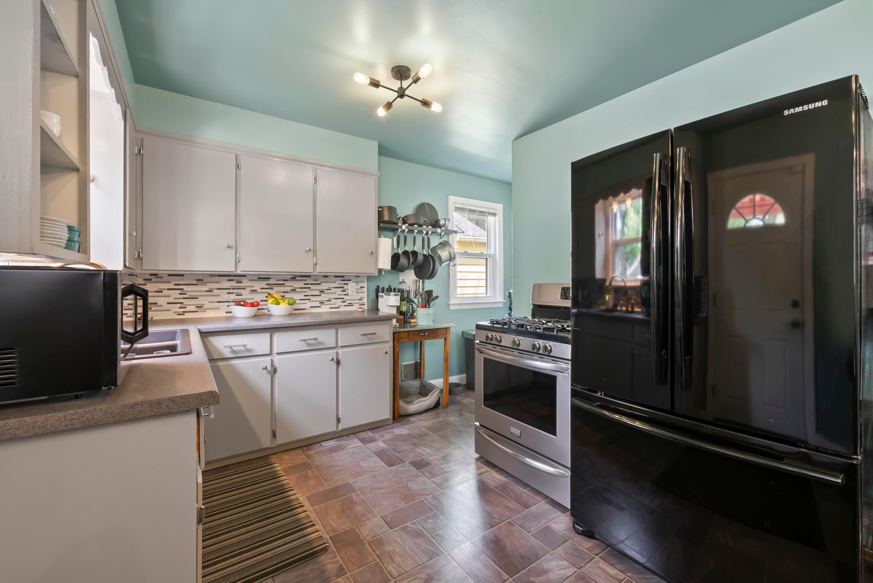 107 North Chesterfield Road Columbus, OH 43209 - Photo 10 of 34 DSC06282
