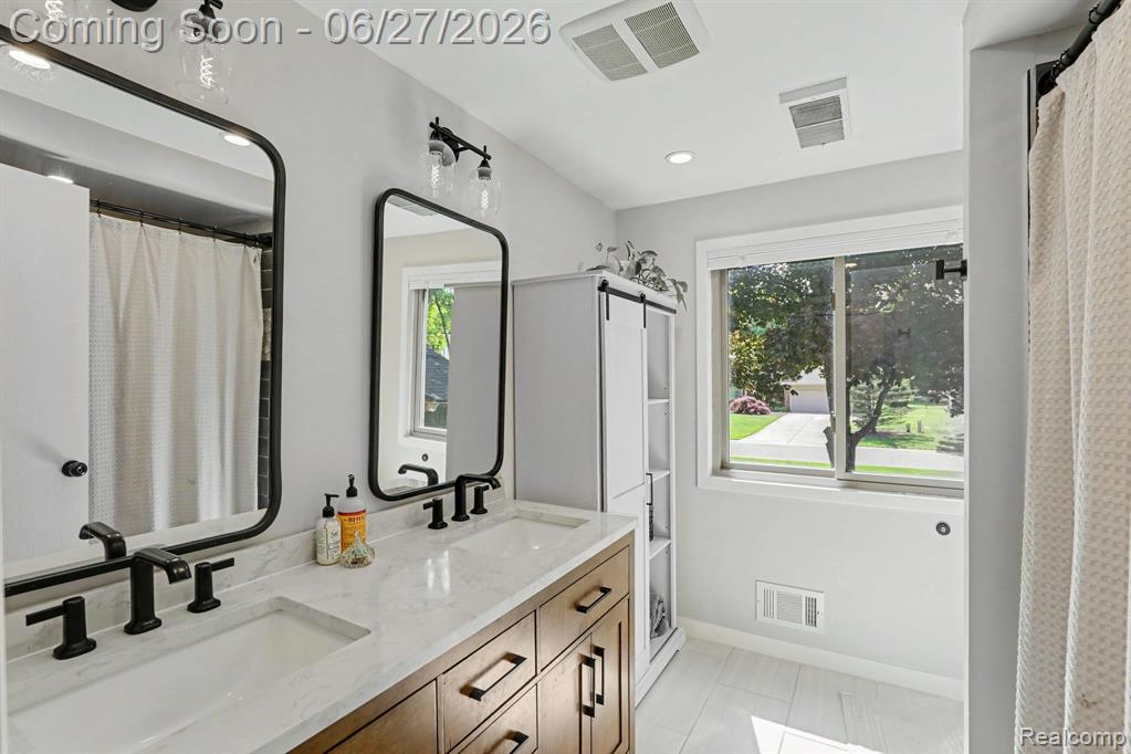5134 Old Cove Road Clarkston, MI 48346 - Photo 20 of 27