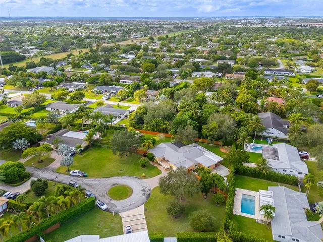 $1,599,900 | 12920 Southwest 108th Place, Miami, FL 33176