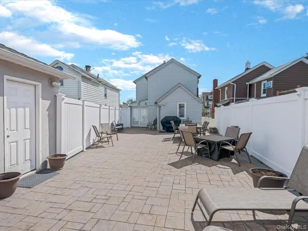 $1,188,000 | 146-07 17th Avenue | Whitestone