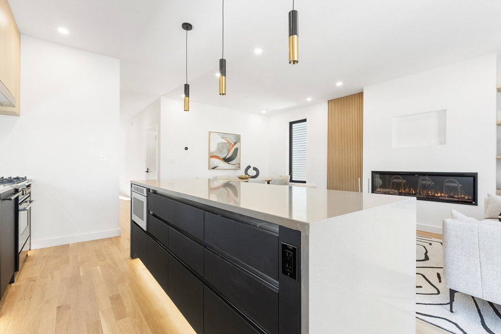 109 Albemarle Road Waltham, MA 02452 - Photo 8 of 34 Gallery Image 8