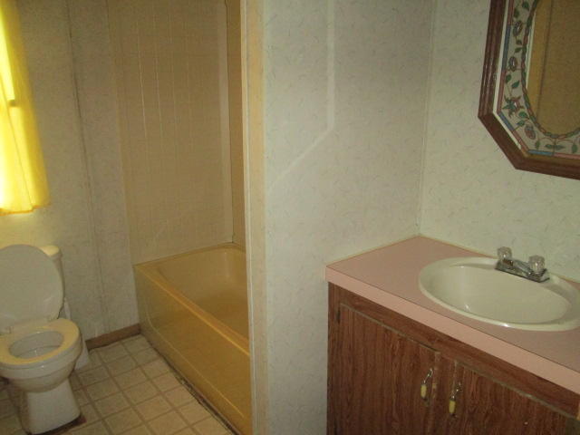 2724 Martha Washington Road Clarkrange, TN 38553 - Photo 11 of 15 11 Guest bath