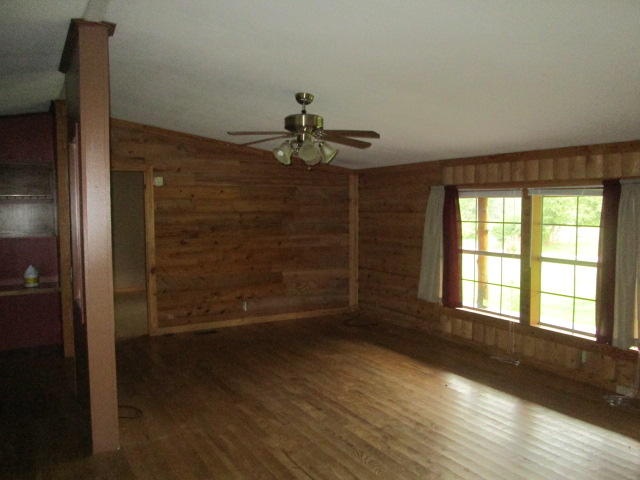 2724 Martha Washington Road Clarkrange, TN 38553 - Photo 3 of 15 3 Living room