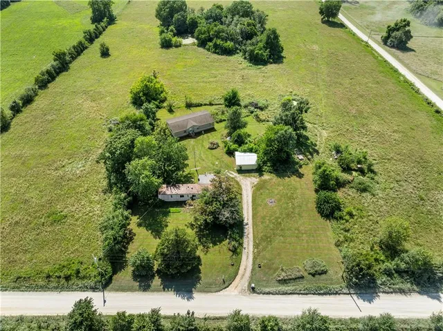 $299,000 | 8565 South 1301 Road, El Dorado Springs, MO 64744