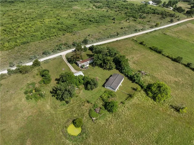 $299,000 | 8565 South 1301 Road, El Dorado Springs, MO 64744