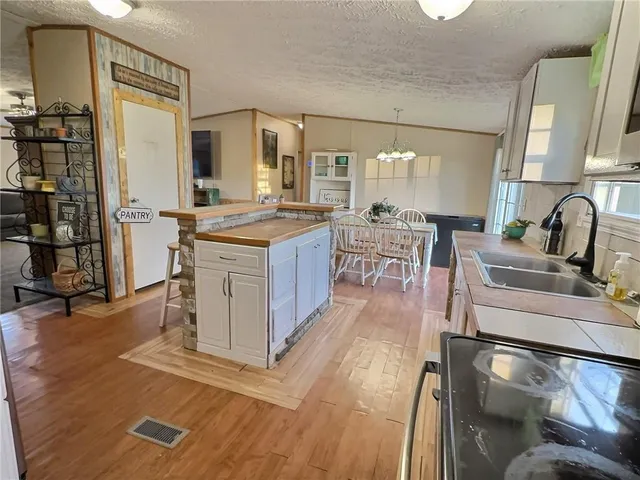 $299,000 | 8565 South 1301 Road, El Dorado Springs, MO 64744